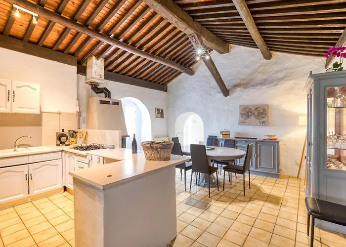 Maison De Campagne Gignac (Herault)