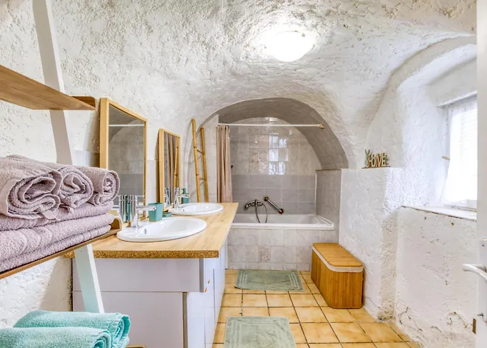 Maison De Campagne Gignac (Herault)